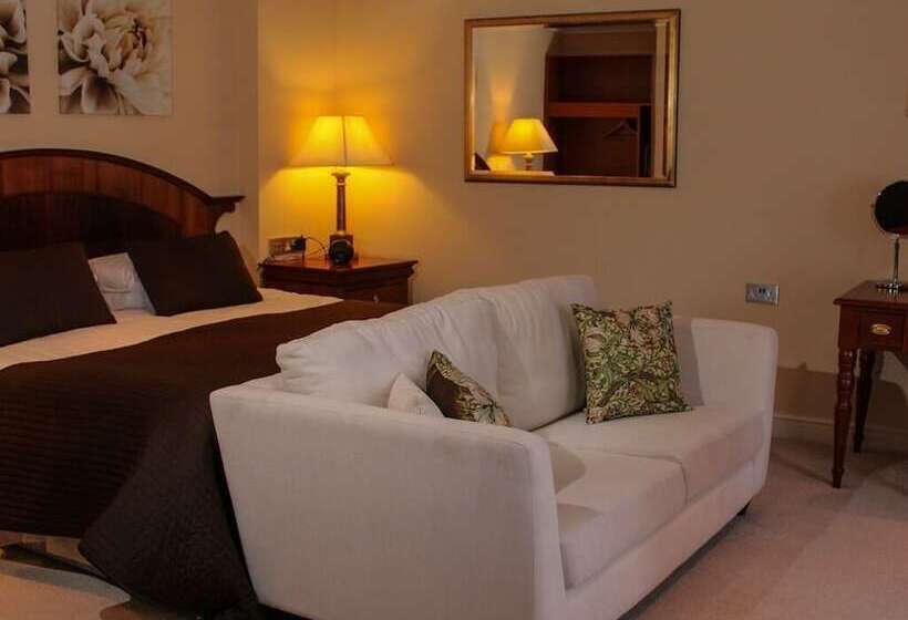 غرفة تنفيذية, Cley Hall