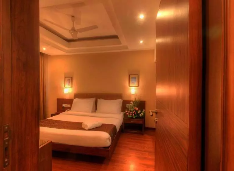 Quarto deluxe, Deepa Comforts