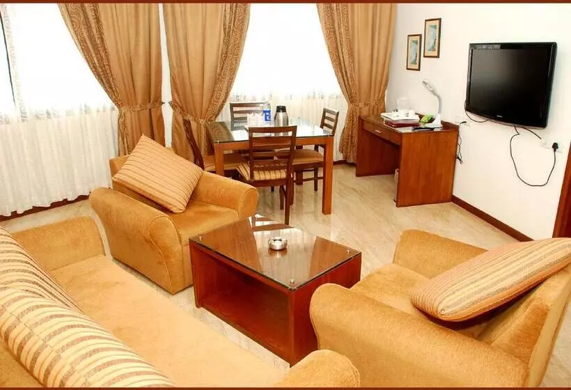 Quarto deluxe, Deepa Comforts