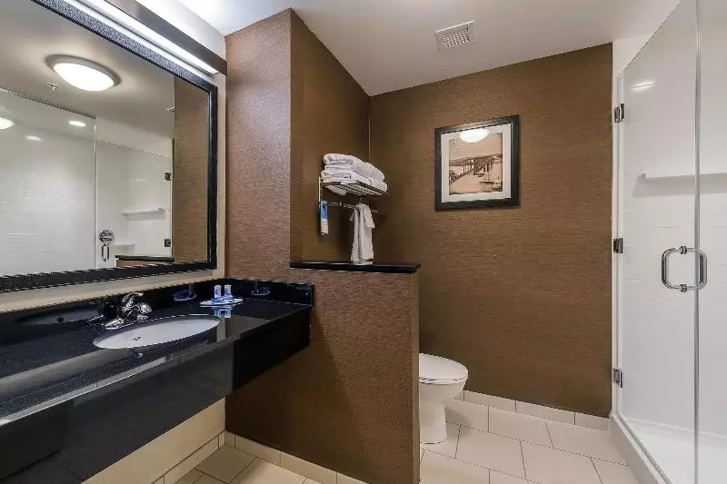 キングサイズベッドのスタンダードルーム, Fairfield Inn & Suites By Marriott Leavenworth