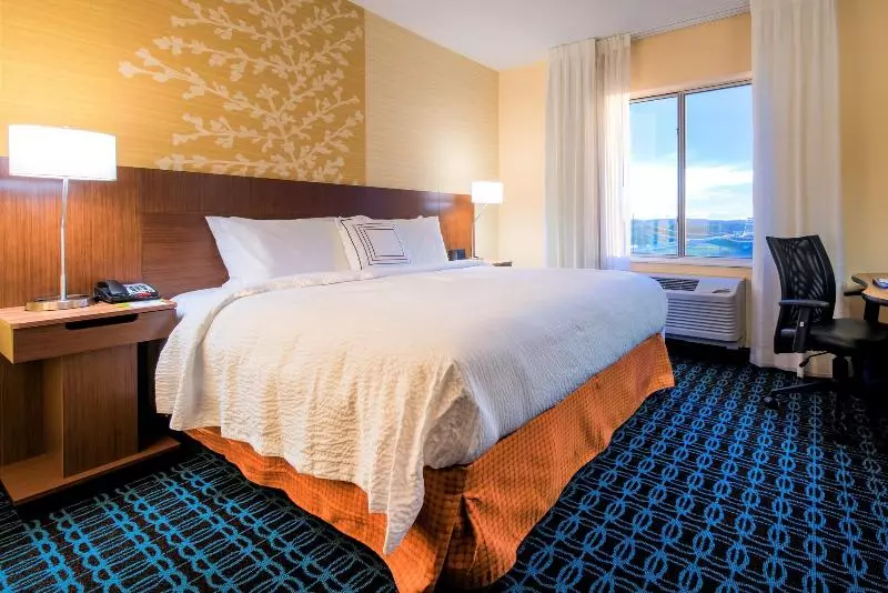 キングサイズベッドのスタンダードルーム, Fairfield Inn & Suites By Marriott Leavenworth