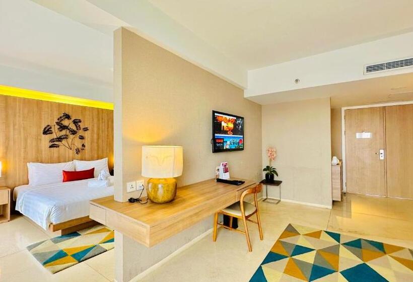 Полулюкс с Балконом, Grand Zuri Kuta Bali