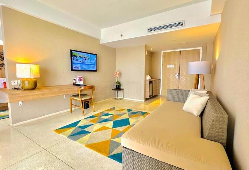 주니어 스위트 발코니, Grand Zuri Kuta Bali