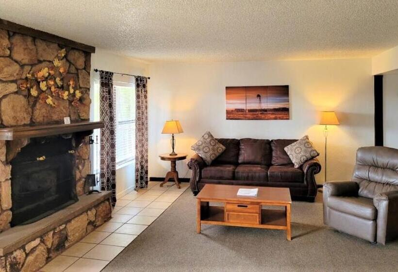 شقة غرفة واحدة, High Sierra Condominiums