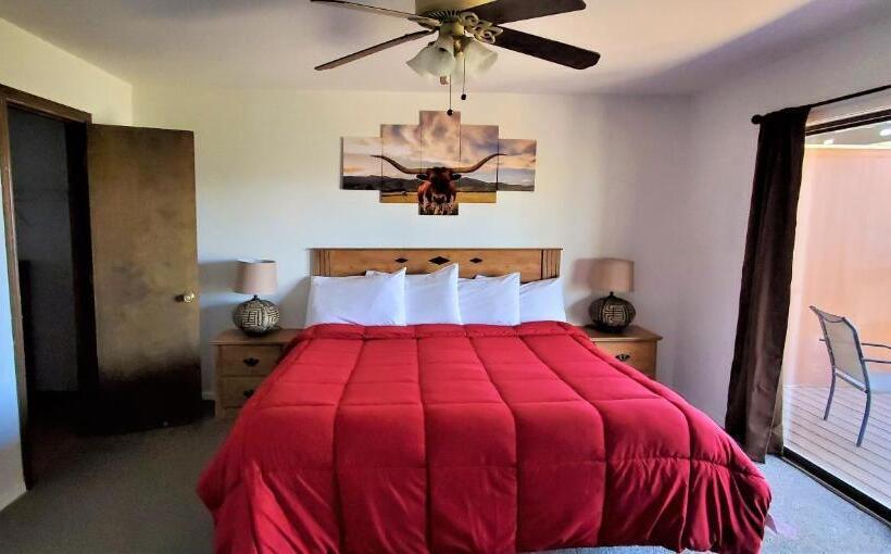 דירת חדר, High Sierra Condominiums