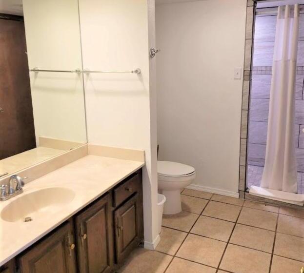 דירת חדר, High Sierra Condominiums