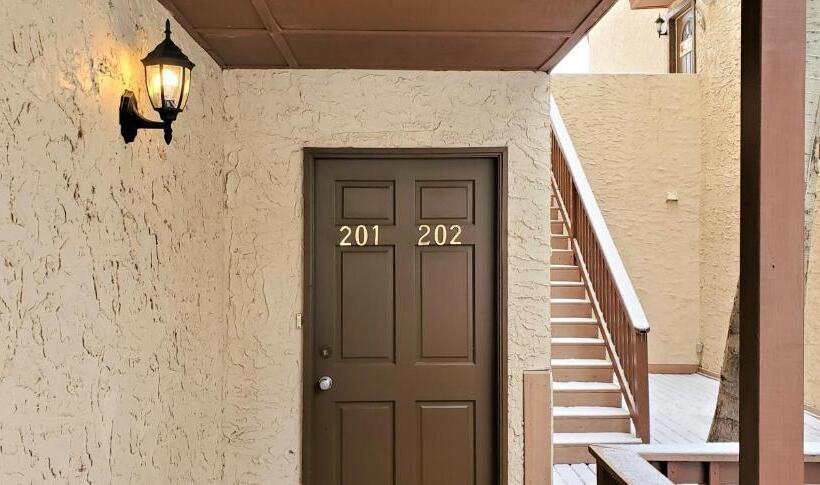 شقة غرفتين, High Sierra Condominiums