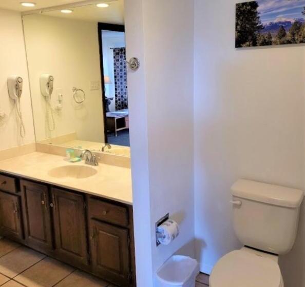 דירת חדר, High Sierra Condominiums