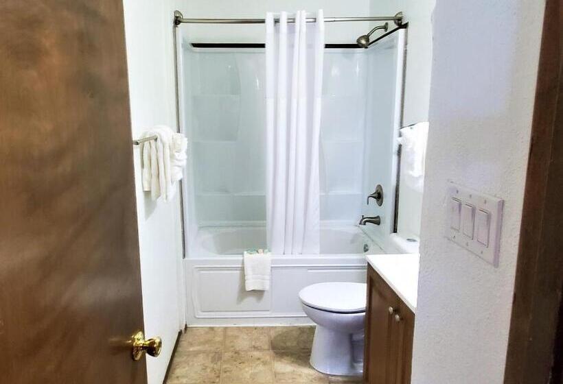 דירת שלושה חדרים, High Sierra Condominiums
