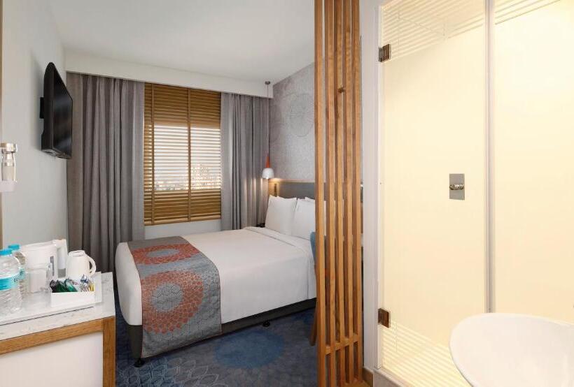 Küçük Çift Kişilik Yataklı Standart Oda, Holiday Inn Express Gurugram Sector 50, An Ihg