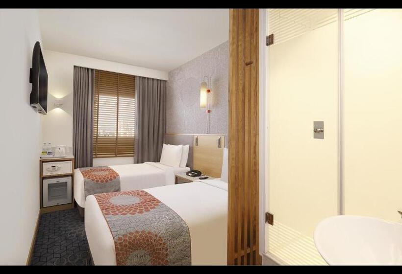 Standart Oda, Holiday Inn Express Gurugram Sector 50, An Ihg