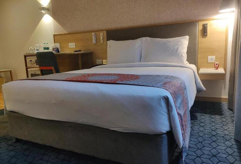 Engelliler için Standart Oda, Holiday Inn Express Gurugram Sector 50, An Ihg