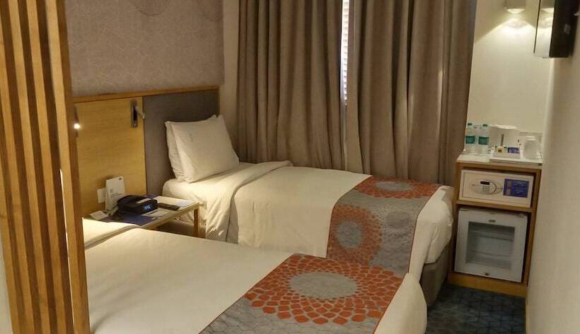 Standart Oda, Holiday Inn Express Gurugram Sector 50, An Ihg