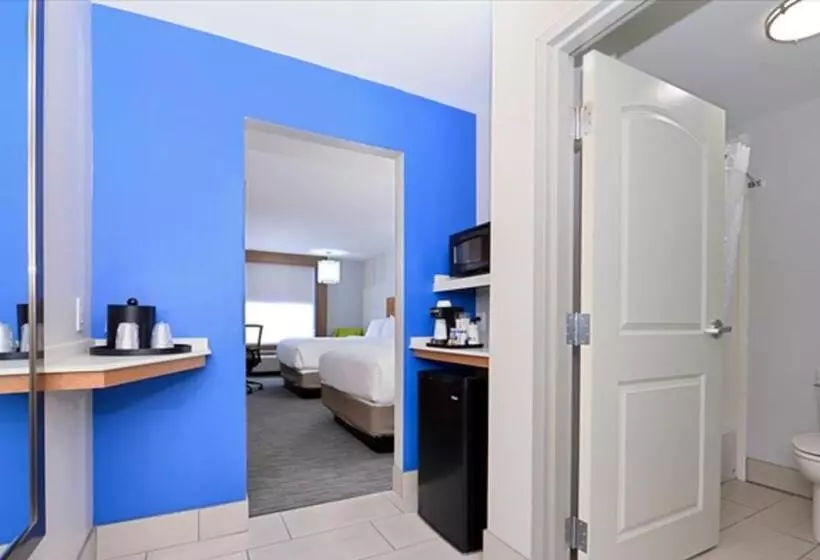 身障者適用スイートルーム, Holiday Inn Express & Suites Lexington Midtown   I 75, An Ihg
