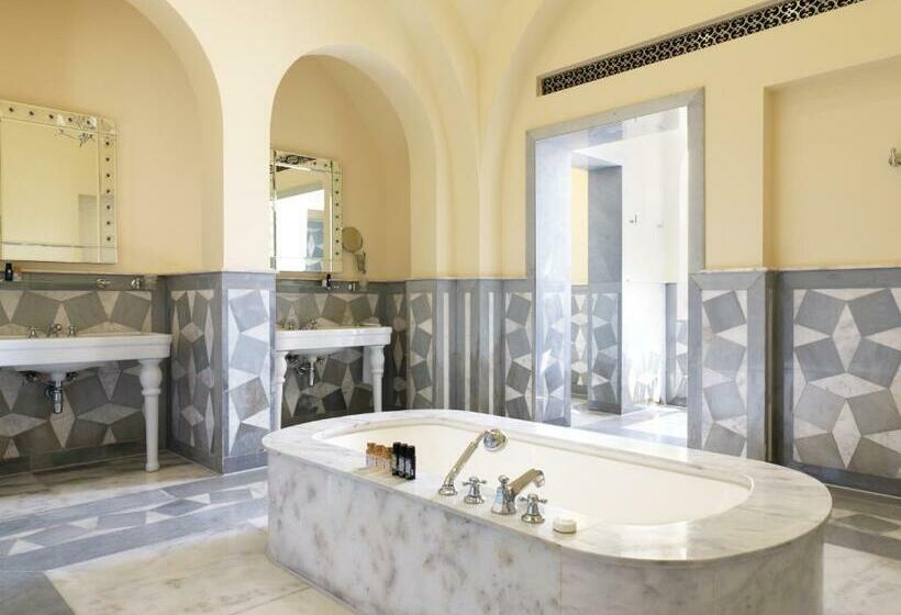 جناح بريميوم, La Maison Bleue El Gouna