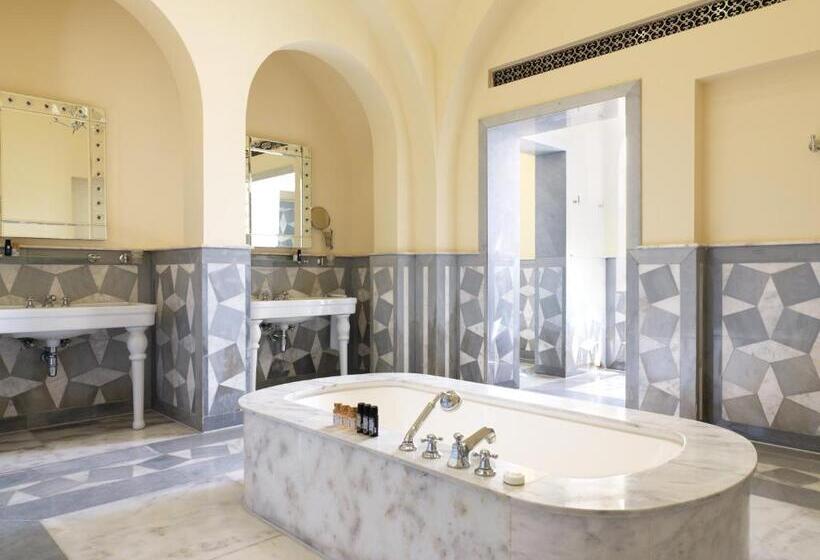 جناح, La Maison Bleue El Gouna