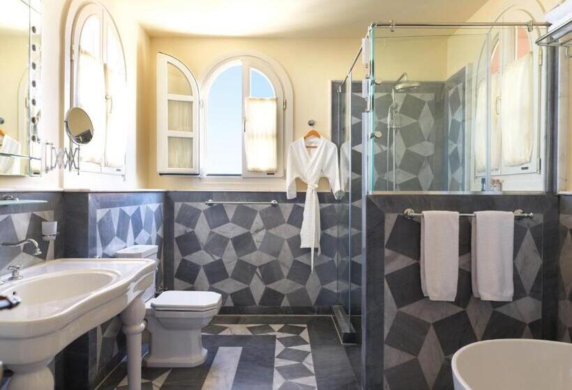 جناح, La Maison Bleue El Gouna