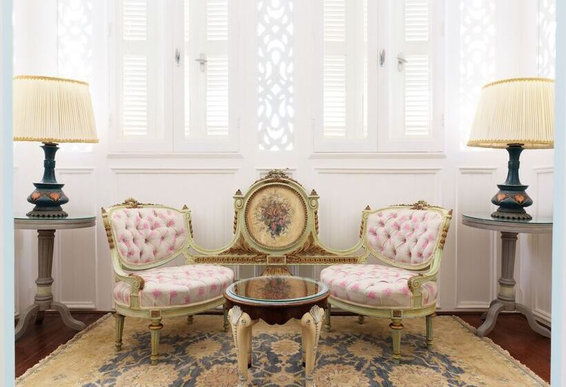 جناح بريميوم, La Maison Bleue El Gouna