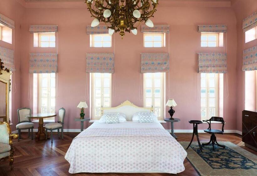 جناح, La Maison Bleue El Gouna