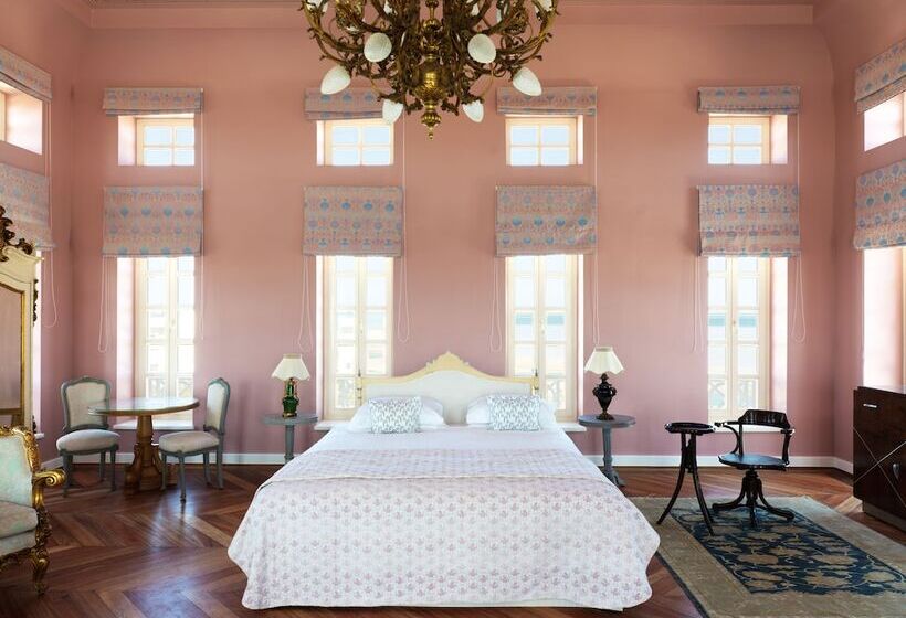 جناح, La Maison Bleue El Gouna