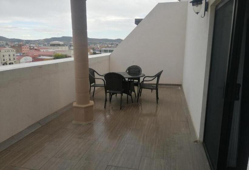 סוויטת ג'וניור עם מרפסת, La Mina Parral