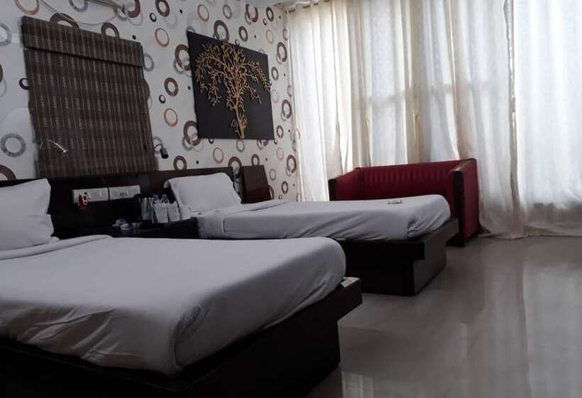 חדר דלוקס, Tathagat