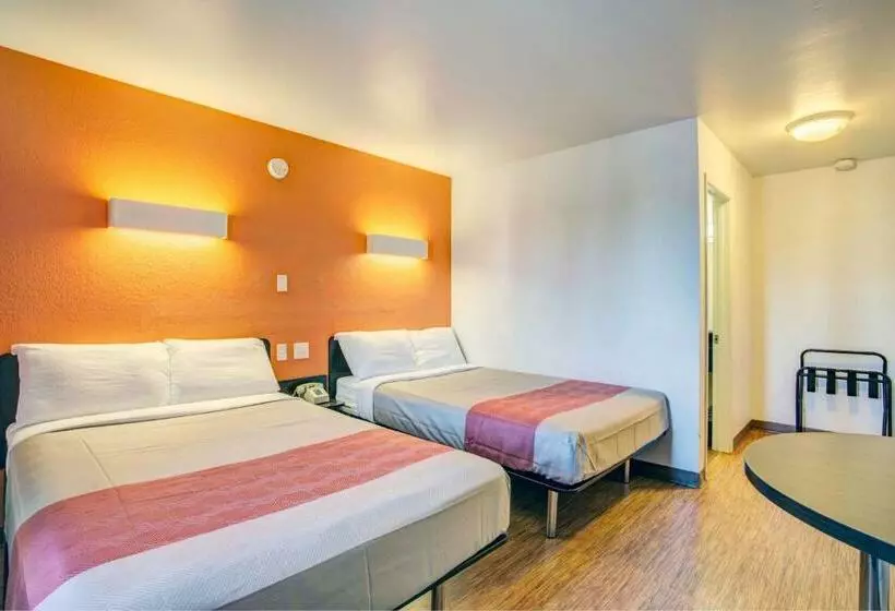 اتاق استاندارد چهار تخته, Motel 6 Murfreesboro, Tn