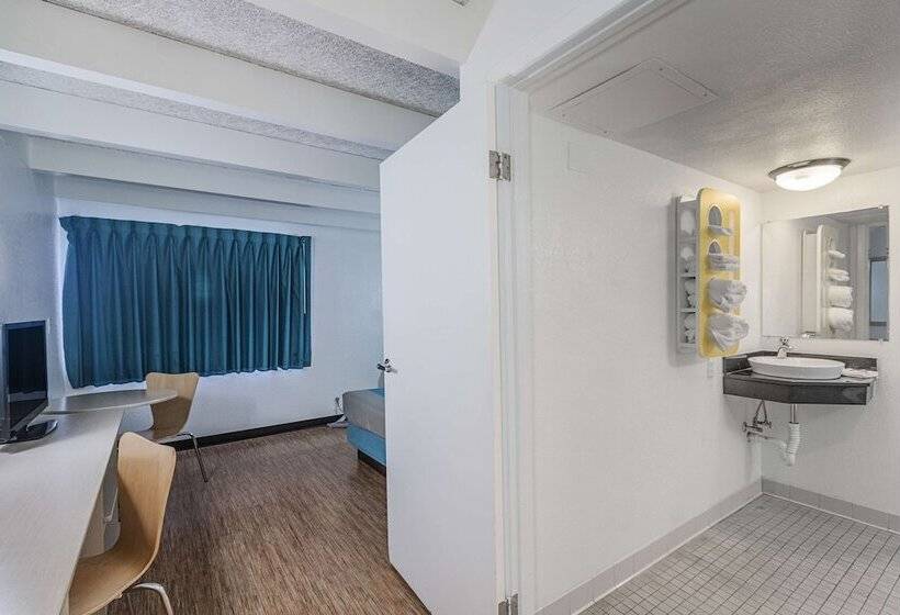 غرفة ديلوكس, Motel 6kokomo, In