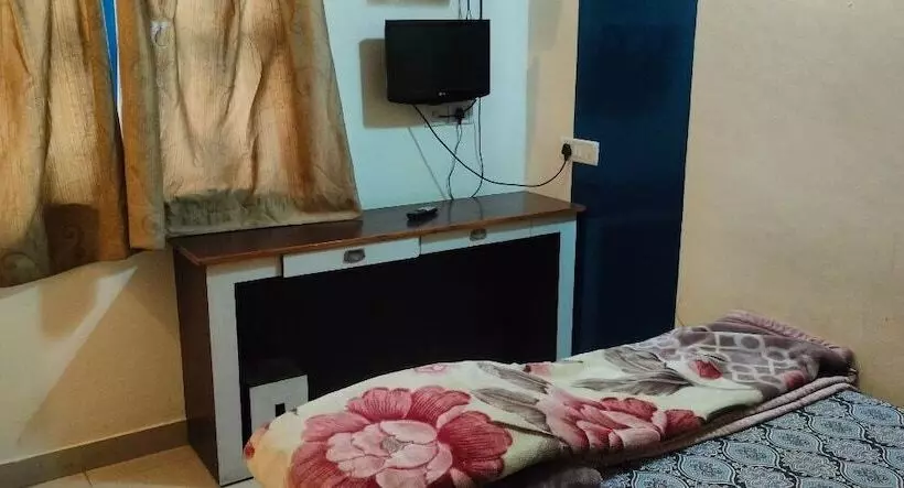 スタンダードルーム, Rahul Guest House