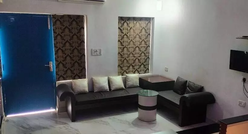 ファミリールーム, Rahul Guest House
