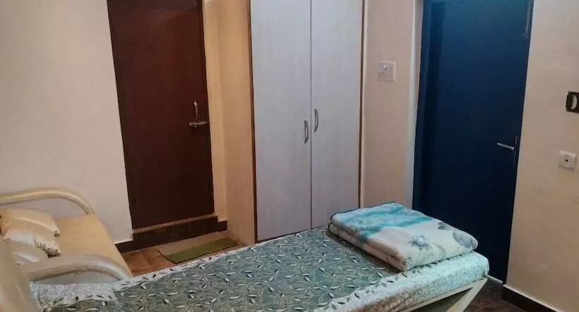 デラックスルーム, Rahul Guest House