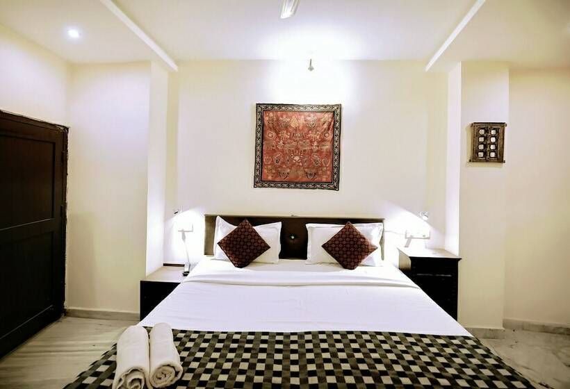 Quarto Deluxe, The Lake View Hotel  On Lake Pichola
