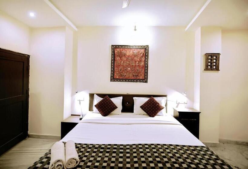 Quarto Deluxe, The Lake View Hotel  On Lake Pichola