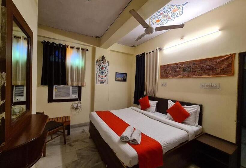 Quarto Superior, The Lake View Hotel  On Lake Pichola