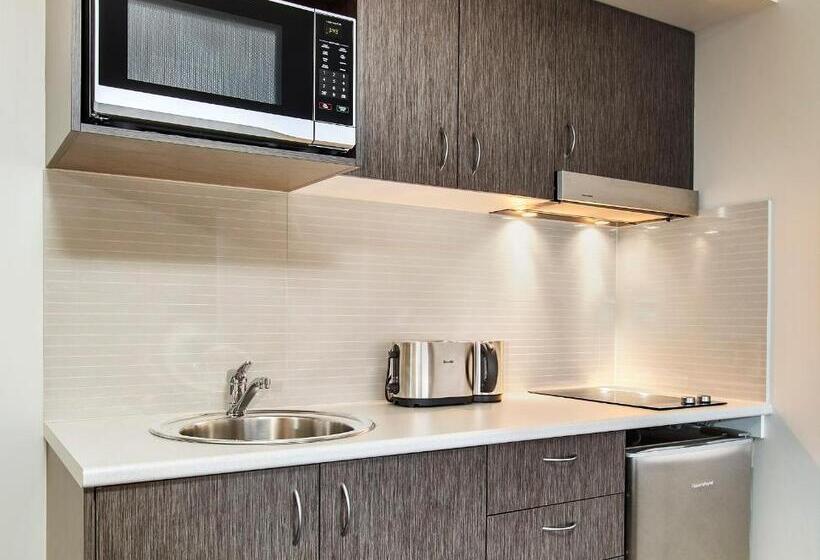 استودیوی استاندارد, Quest Rockhampton