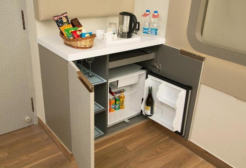 חדר דלוקס, Ramyas Hotels