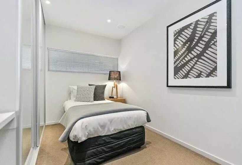 , Sullivans Cove Apartments