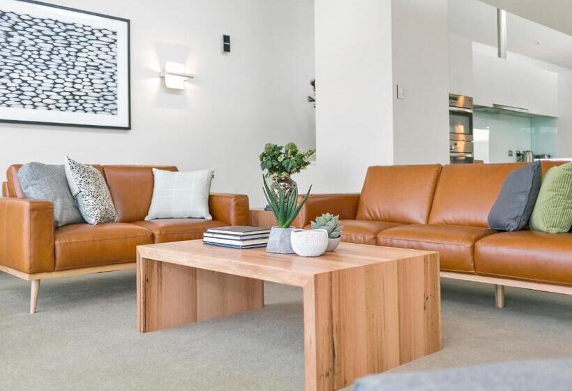 带两个卧室的顶楼公寓, Sullivans Cove Apartments