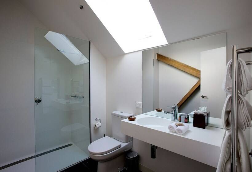 带两个卧室的顶楼公寓, Sullivans Cove Apartments