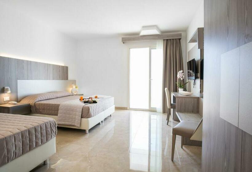 Standard Triple Room with Terrace, Forte 2