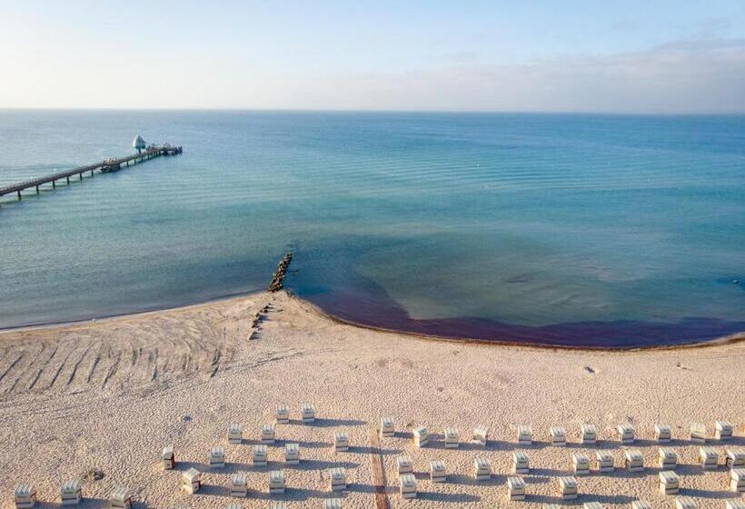 스탠다드 룸 바다 전망, Aja Gromitz