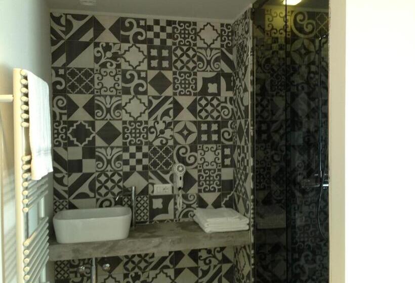 Quarto Estandar, Bell Suite