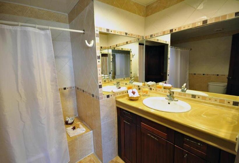 스탠다드 룸, & Casino Flamboyan