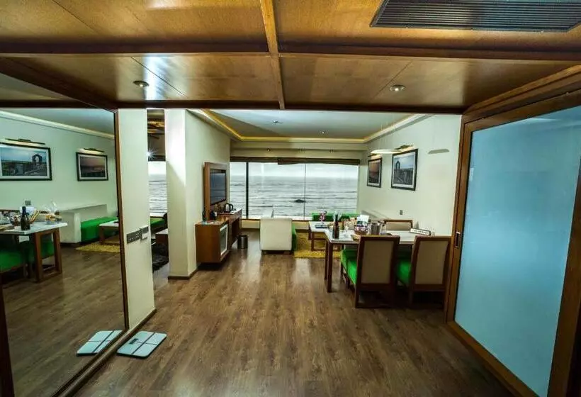 スイート, The Gold Beach Resort