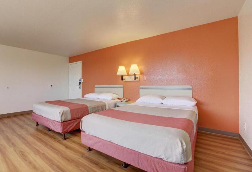 غرفة قياسية رباعية, Motel 6bellflower, Ca  Los Angeles