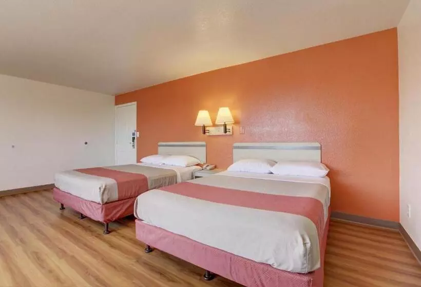スタンダード４人部屋, Motel 6bellflower, Ca  Los Angeles