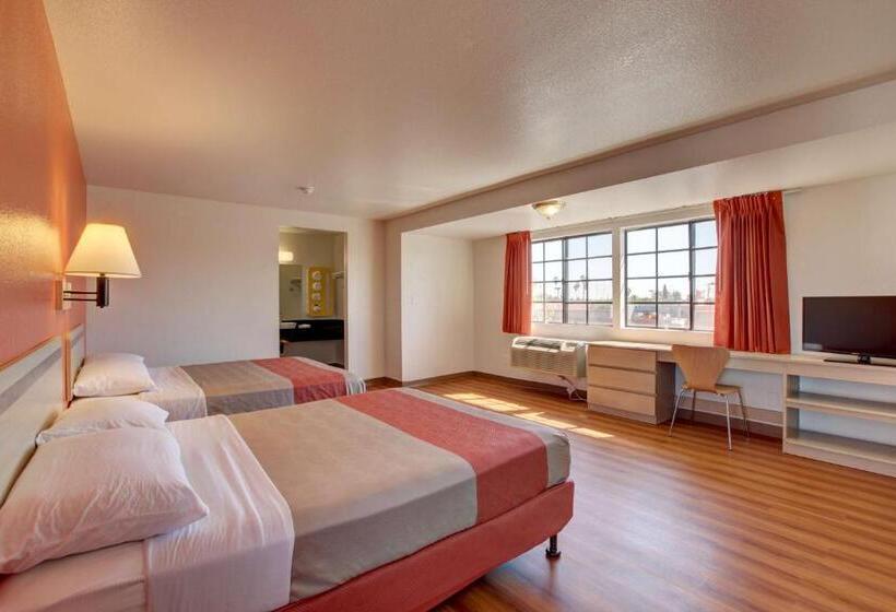 غرفة قياسية رباعية, Motel 6bellflower, Ca  Los Angeles