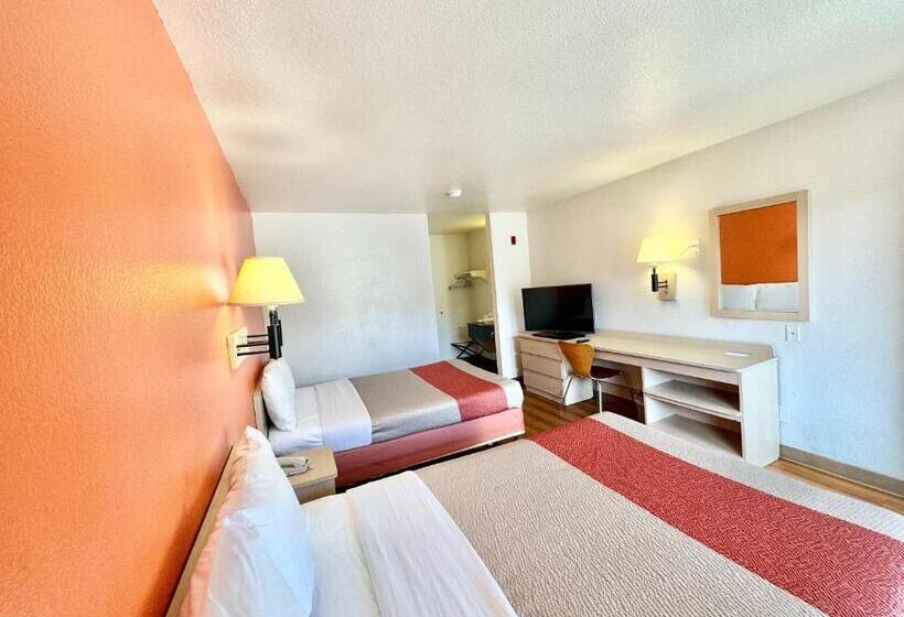 غرفة قياسية رباعية, Motel 6bellflower, Ca  Los Angeles