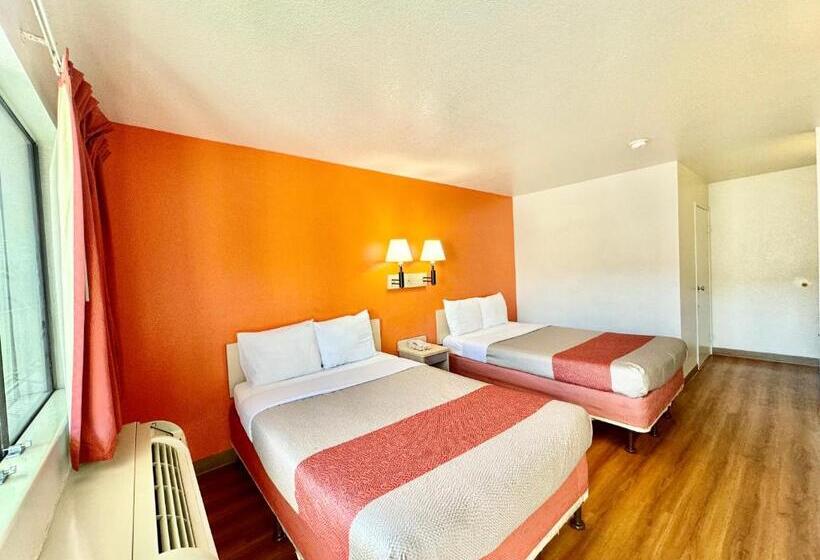 Четырехместный Номер Стандарт, Motel 6bellflower, Ca  Los Angeles