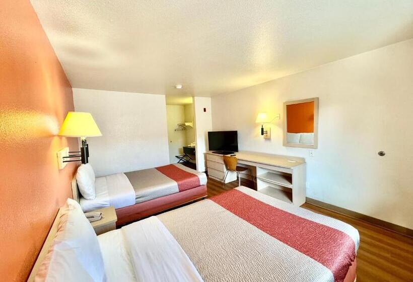 غرفة قياسية رباعية, Motel 6bellflower, Ca  Los Angeles